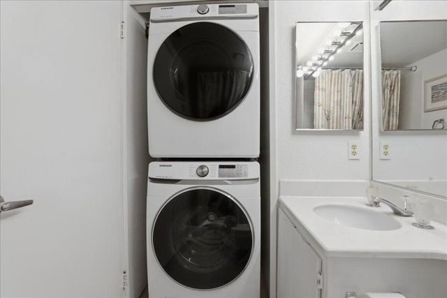 41521 Woodhaven Drive E, Palm Desert, CA 92211