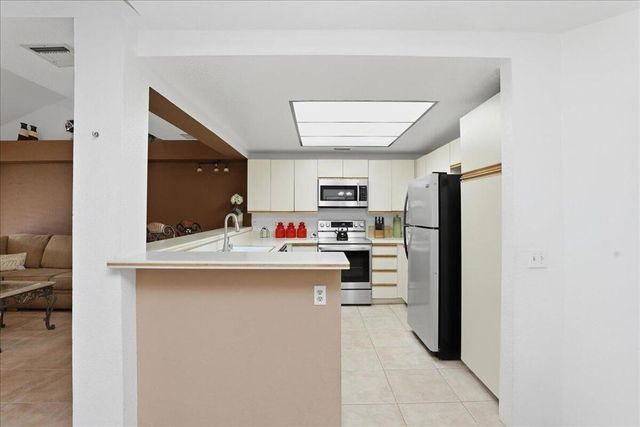 41521 Woodhaven Drive E, Palm Desert, CA 92211