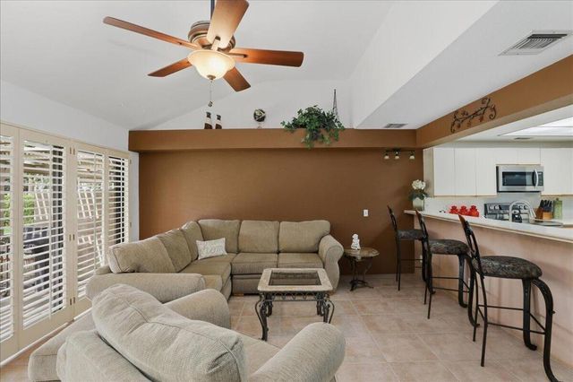 41521 Woodhaven Drive E, Palm Desert, CA 92211