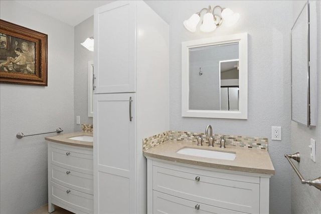 41521 Woodhaven Drive E, Palm Desert, CA 92211