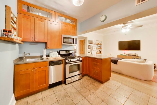 1247 W Leland Avenue 1, Chicago, IL 60640