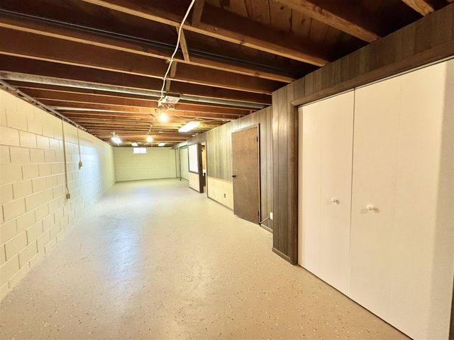 1786 Oak Park Drive, Muskegon, MI 49442