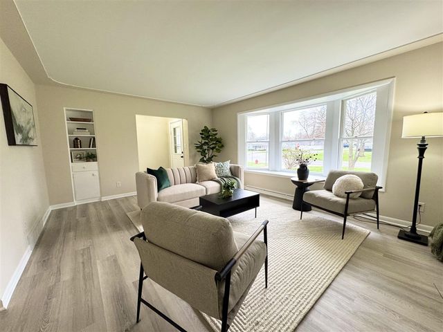1786 Oak Park Drive, Muskegon, MI 49442