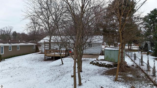 990 Glencoe Road, Alma, MI 48801