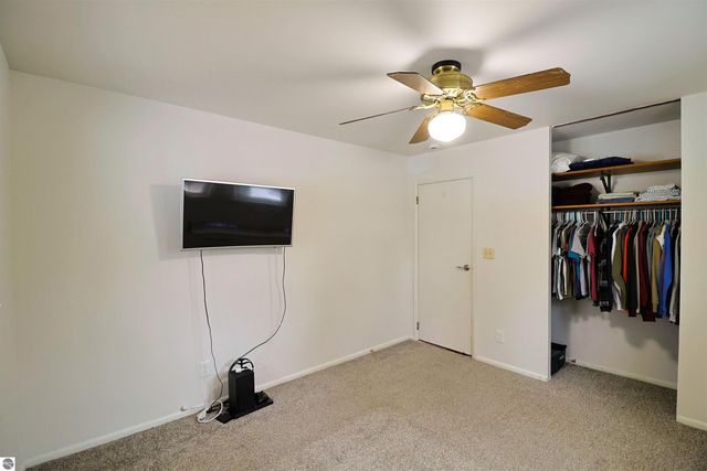 990 Glencoe Road, Alma, MI 48801