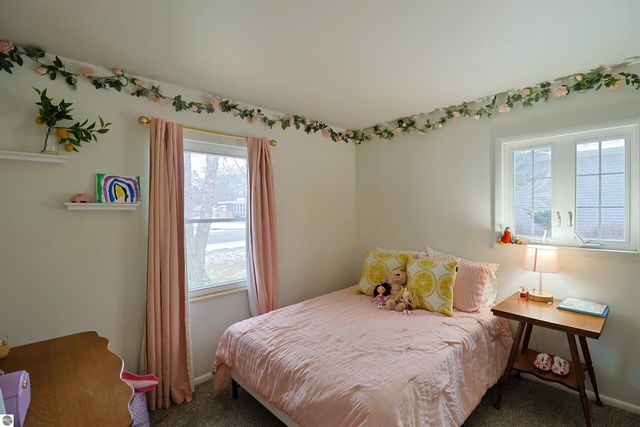 990 Glencoe Road, Alma, MI 48801