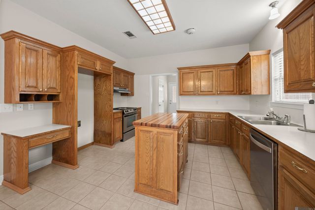9757 Shiloh Ct, Denham Springs, LA 70726