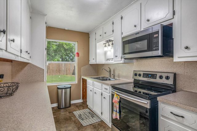 121 5th Street, Brazoria, TX 77422