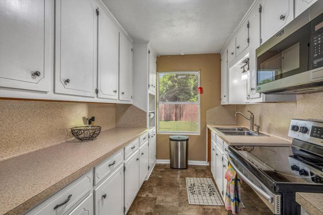 121 5th Street, Brazoria, TX 77422