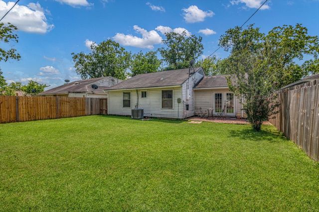 121 5th Street, Brazoria, TX 77422