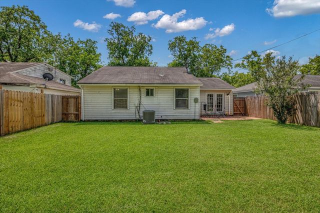 121 5th Street, Brazoria, TX 77422