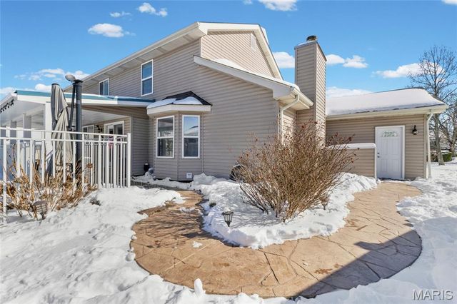 36 Quakers Place, O'fallon, MO 63366