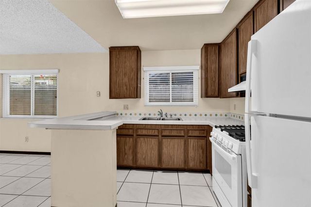 1938 Avenida De La Cruz, San Ysidro, CA 92173