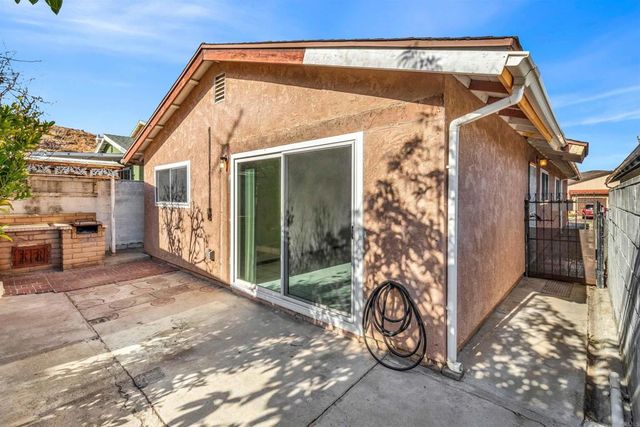 1938 Avenida De La Cruz, San Ysidro, CA 92173