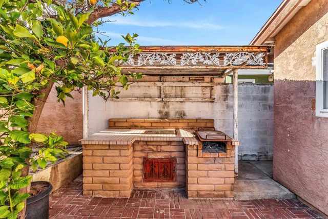 1938 Avenida De La Cruz, San Ysidro, CA 92173