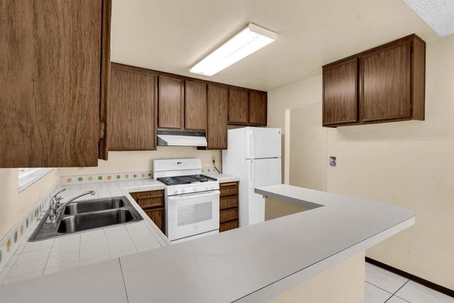 1938 Avenida De La Cruz, San Ysidro, CA 92173