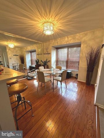 6035 CROWN ROYAL CIR, Alexandria, VA 22310