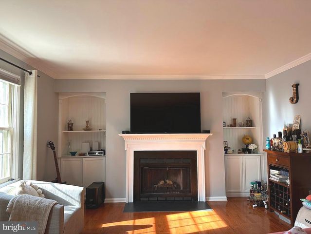 6035 CROWN ROYAL CIR, Alexandria, VA 22310