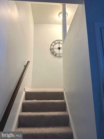 6035 CROWN ROYAL CIR, Alexandria, VA 22310