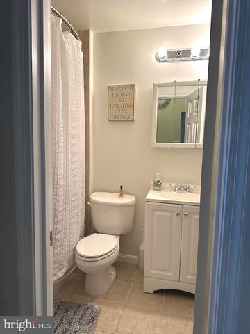 6035 CROWN ROYAL CIR, Alexandria, VA 22310