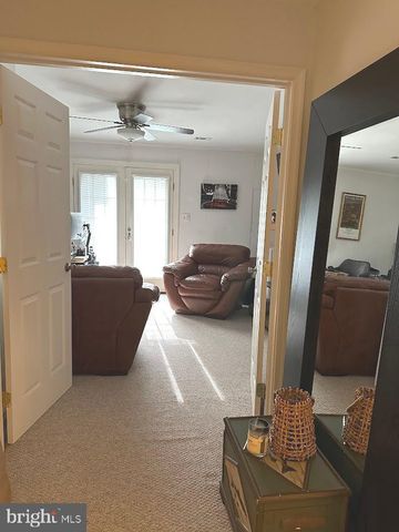 6035 CROWN ROYAL CIR, Alexandria, VA 22310