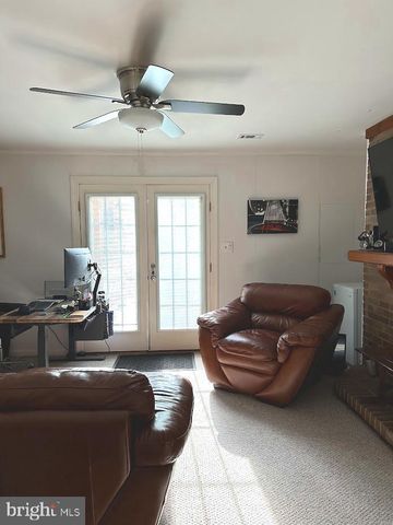 6035 CROWN ROYAL CIR, Alexandria, VA 22310