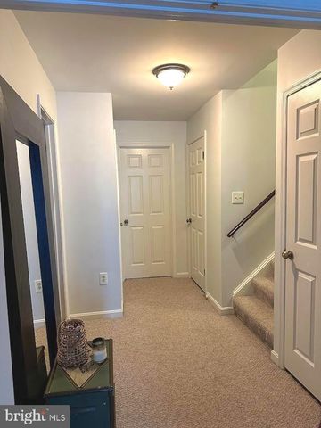 6035 CROWN ROYAL CIR, Alexandria, VA 22310