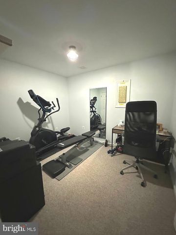 6035 CROWN ROYAL CIR, Alexandria, VA 22310