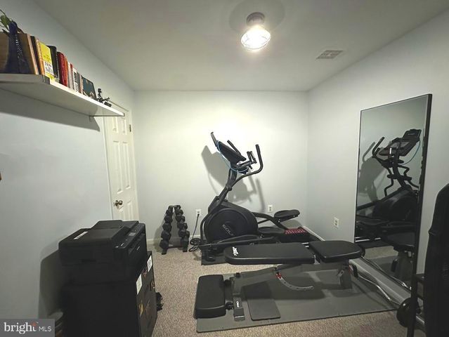 6035 CROWN ROYAL CIR, Alexandria, VA 22310