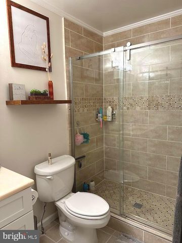 6035 CROWN ROYAL CIR, Alexandria, VA 22310