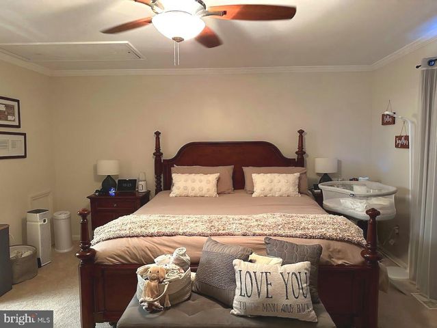 6035 CROWN ROYAL CIR, Alexandria, VA 22310