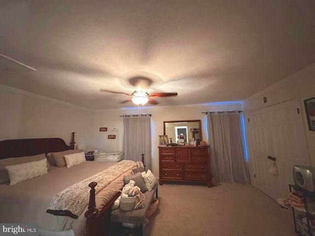 6035 CROWN ROYAL CIR, Alexandria, VA 22310