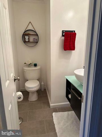 6035 CROWN ROYAL CIR, Alexandria, VA 22310