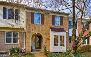 6035 CROWN ROYAL CIR, Alexandria, VA 22310