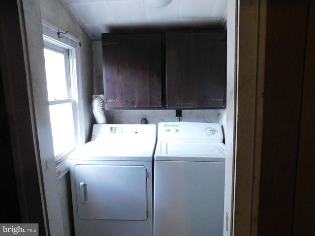 100 N FIFTH ST, Mifflintown, PA 17059