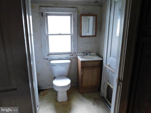 100 N FIFTH ST, Mifflintown, PA 17059