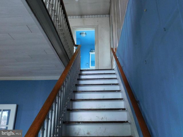 100 N FIFTH ST, Mifflintown, PA 17059