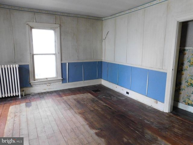 100 N FIFTH ST, Mifflintown, PA 17059