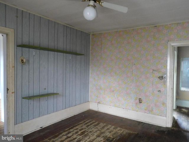 100 N FIFTH ST, Mifflintown, PA 17059