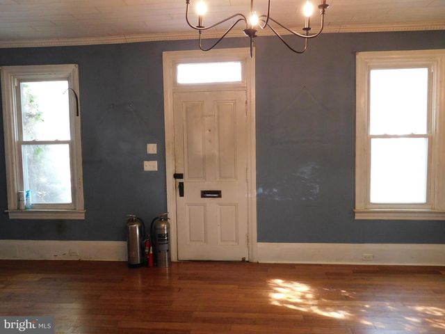 100 N FIFTH ST, Mifflintown, PA 17059