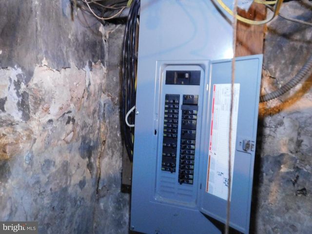 100 N FIFTH ST, Mifflintown, PA 17059