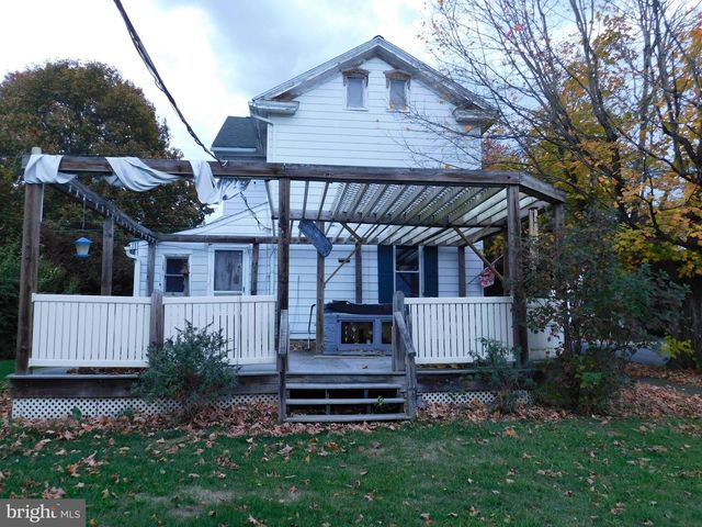 100 N FIFTH ST, Mifflintown, PA 17059