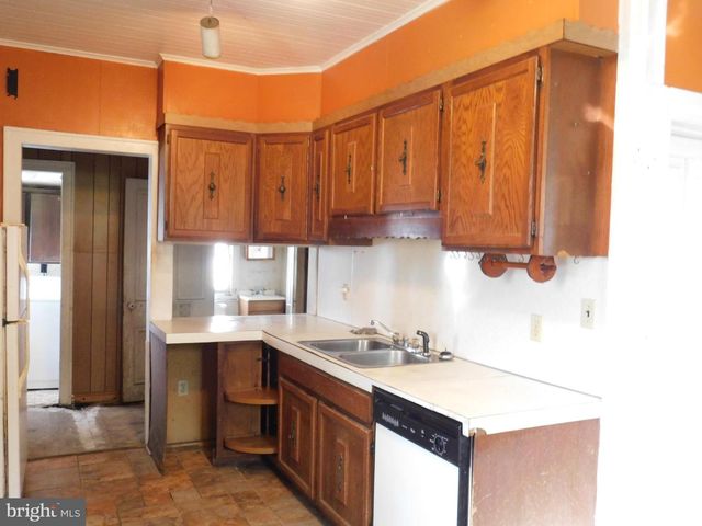 100 N FIFTH ST, Mifflintown, PA 17059