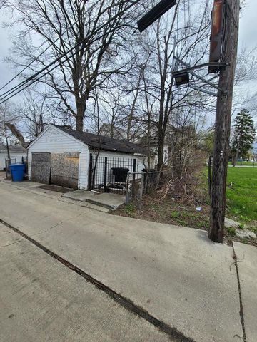 10452 S State Street, Chicago, IL 60628