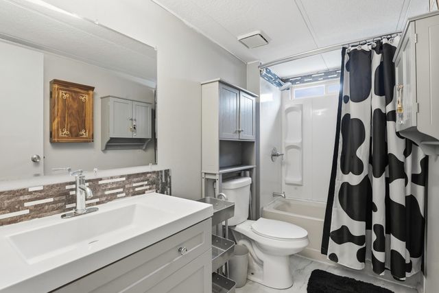 15005 N Shenandoah Forest Ln, Mead, WA 99021