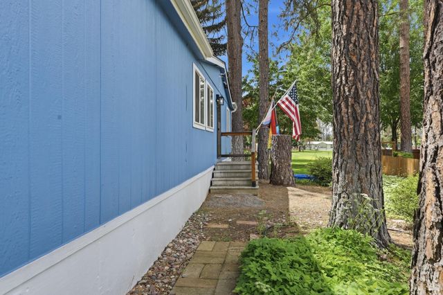 15005 N Shenandoah Forest Ln, Mead, WA 99021
