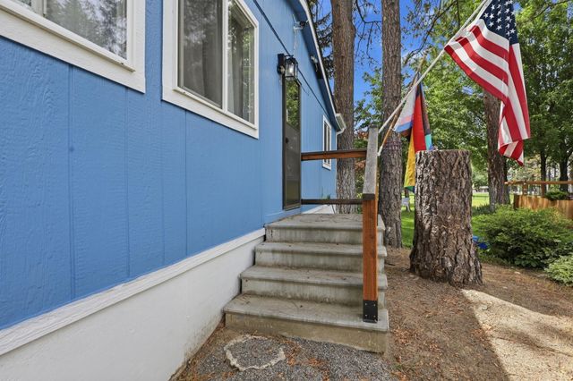15005 N Shenandoah Forest Ln, Mead, WA 99021