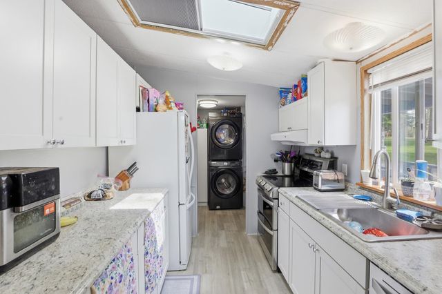 15005 N Shenandoah Forest Ln, Mead, WA 99021