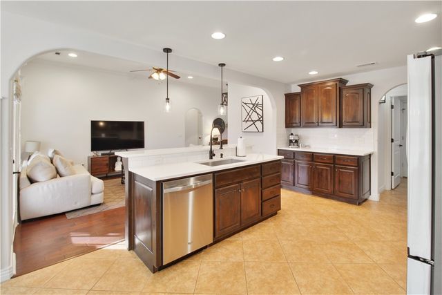 958 Stone Street, Cave Springs, AR 72718