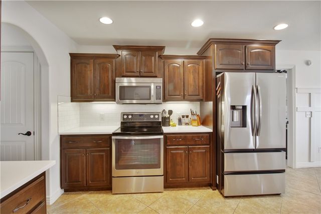 958 Stone Street, Cave Springs, AR 72718